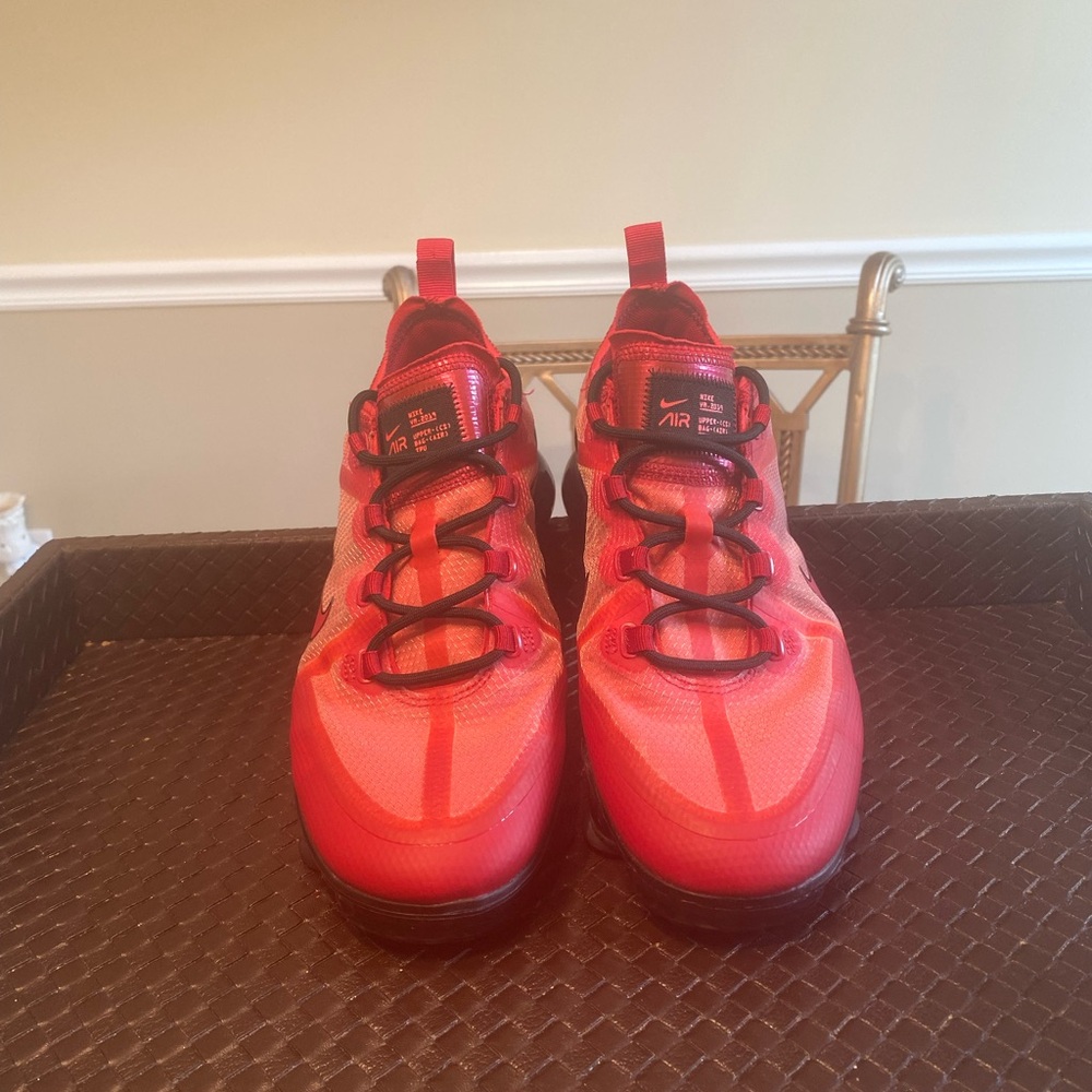 Nike Air VaporMax 2019—-Size 7Y (8.5 womens)